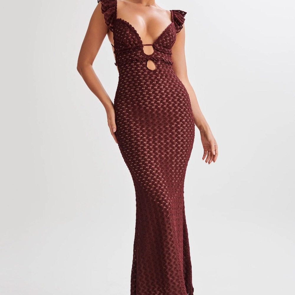 Mekhi Elegant Burgundy Evening Gown